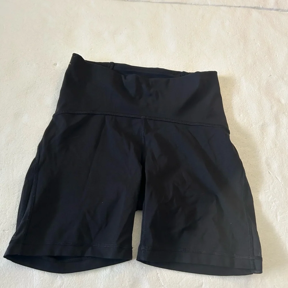 Lululemon train times black shorts mesh detail bike shorts